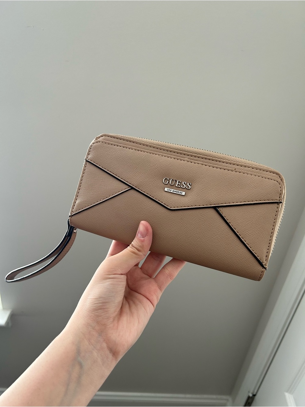 GUESS Los Angeles Wristlet Wallet